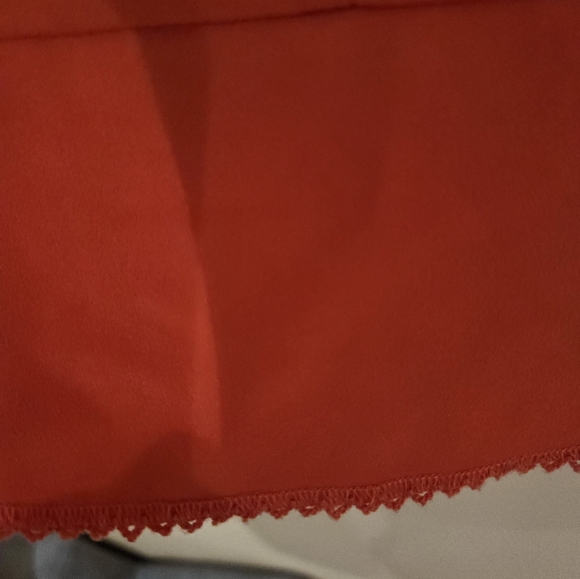 Red tank - Picture 3 of 6